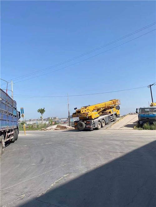 梅江区25吨吊车的租赁价格大概是多少？