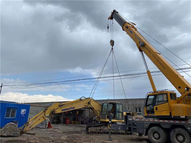 梅江区25吨吊车的工作半径是多少？