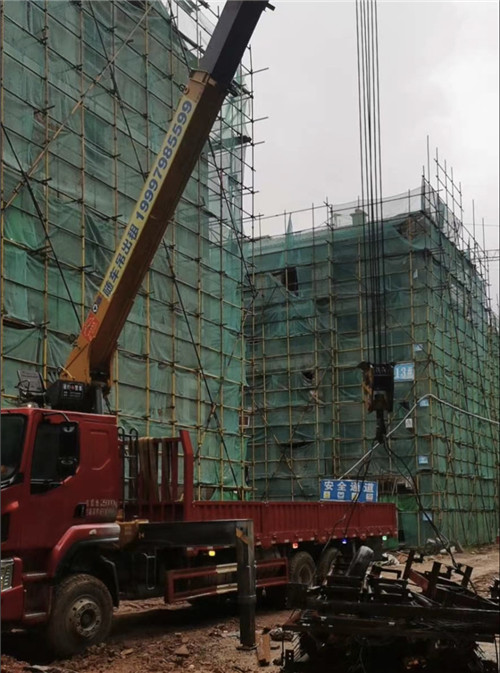 梅江区“慢工细活”—— 吊车的 “微动控制” 技术