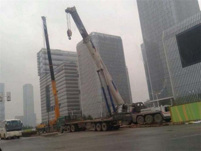 梅江区“自动找平”—— 吊车的 “平地神器” 技术